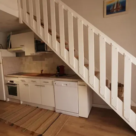 Cosy Duplex For 4 In Giens With Parking *